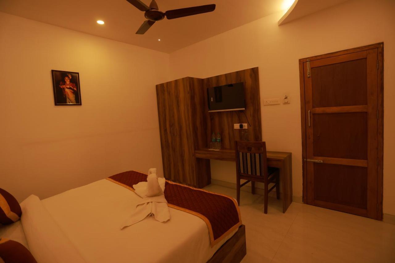 Malavikas Black Beach Resort バルカラ エクステリア 写真
