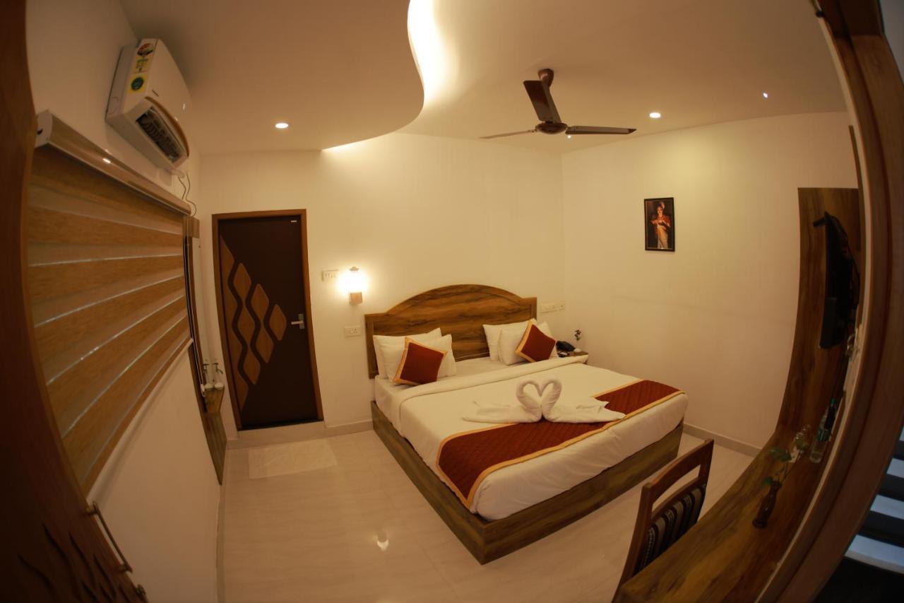 Malavikas Black Beach Resort バルカラ エクステリア 写真